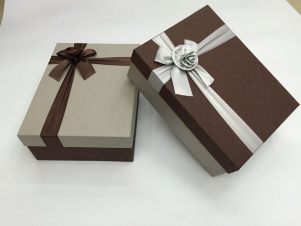 Hộp quà tặng cao cấp - Phản ánh chân thật tấm lòng người tặng